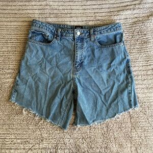 BDG Urban Outfitters Raw Hem Jean Dad Shorts Size W 29” Summer Indie Jorts